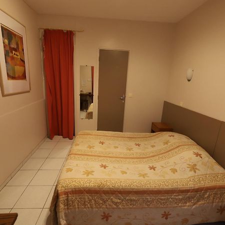 Hotel Du Roussillon ปารีส ภายนอก รูปภาพ